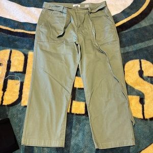 Green high rise slim straight crop - size 12/31 - never worn, no tags